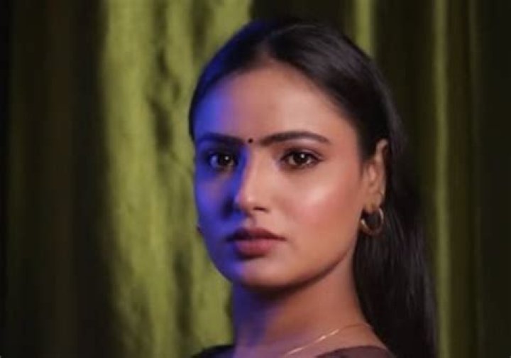 Shyna Khatri Age: Discovering the Life and Career of a Rising Star