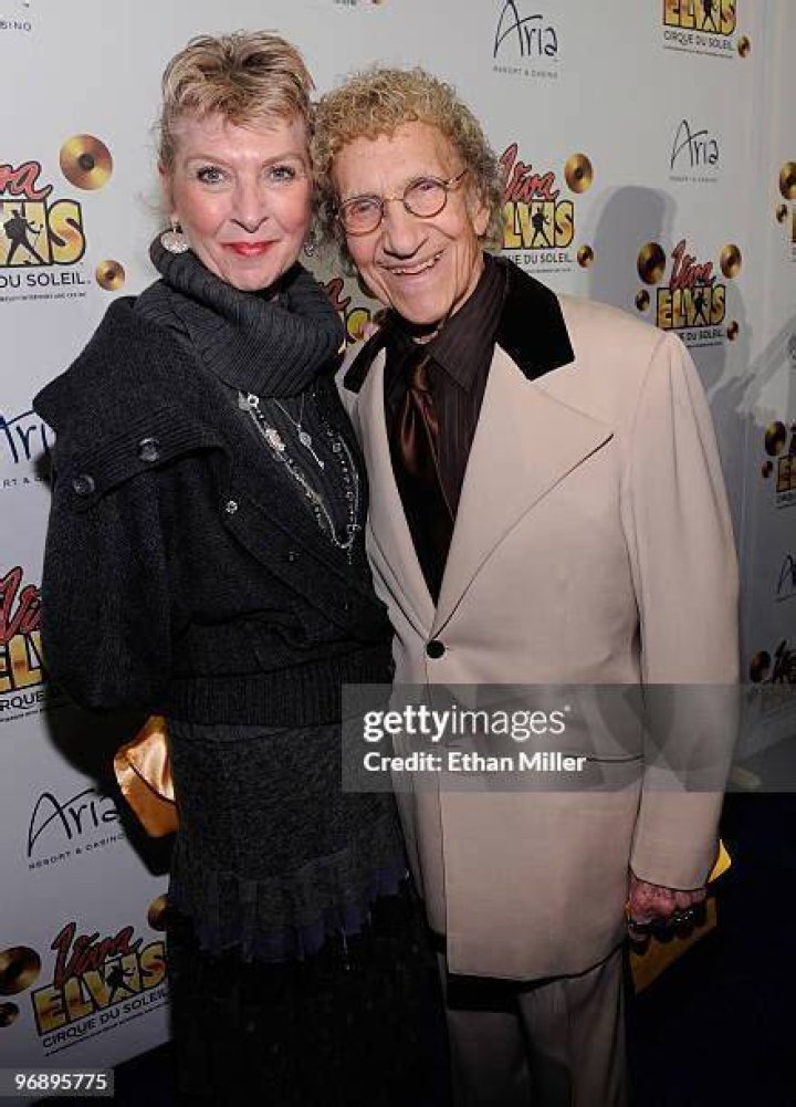 Suzanne Dennie Shore Bio, Wiki, Age, Height, Sammy Shore's Wife, Children, Homemaker, Net Worth