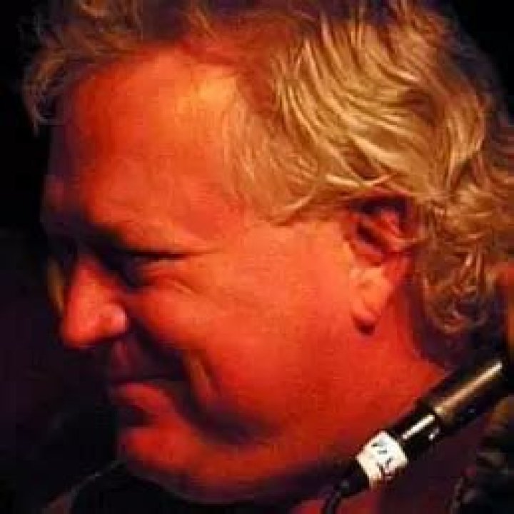 T Graham Brown Net Worth