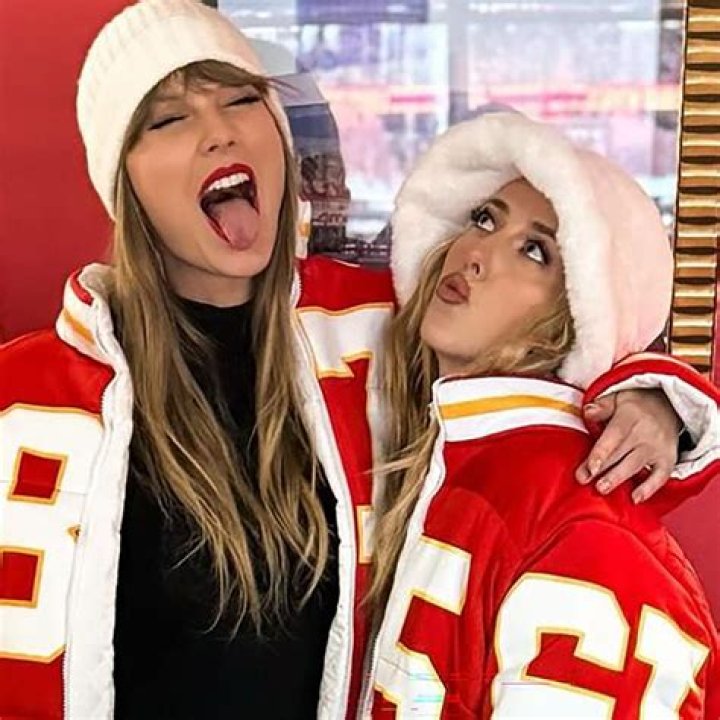 Taylor Swift & Brittany Mahomes "Twinning & Winning" at Chiefs Game