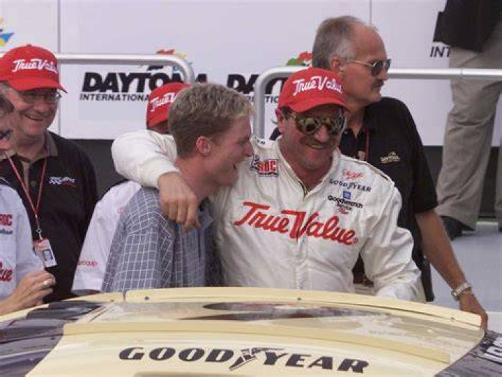 The Tragic Death Of Dale Earnhardt Revealed