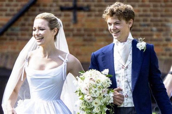 The Truth About Thomas Brodie-Sangster's Girlfriend