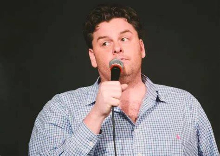 Tim Dillon Clears the Air on Michael Che Spat and Talks Career Choices ·