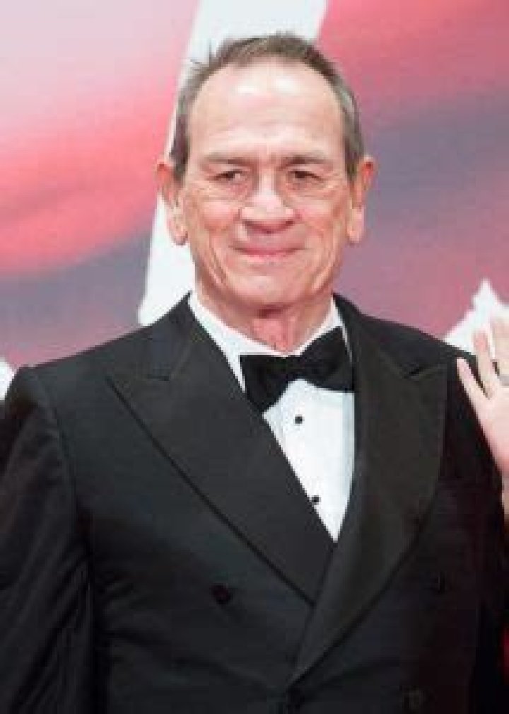 Tommy Lee Jones Height, Weight, Age, Spouse, Family, Facts, Biography |