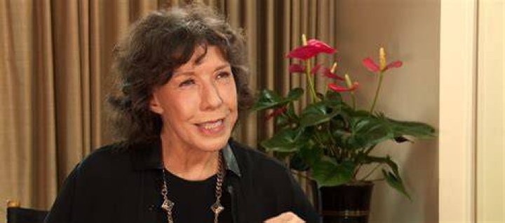 Uncover Lily Tomlin's Wealth, Career, And Charitable Heart