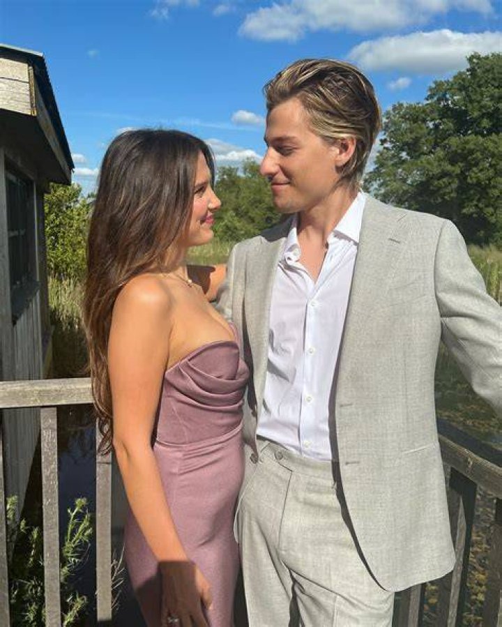 Unveiling Lucy Hale's Boyfriend: Discoveries And Insights