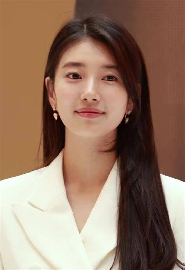 Unveiling The Multifaceted World Of Bae Suzy: A Korean Actress Profile
