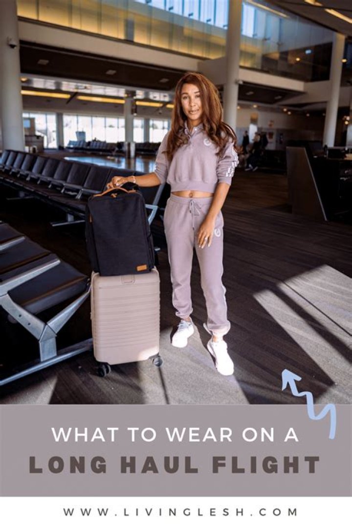 What is the best thing to wear on a plane to Hawaii?