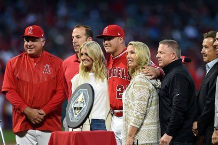 Who are Mike Trouts parents, Jeff and Debbie Trout?
