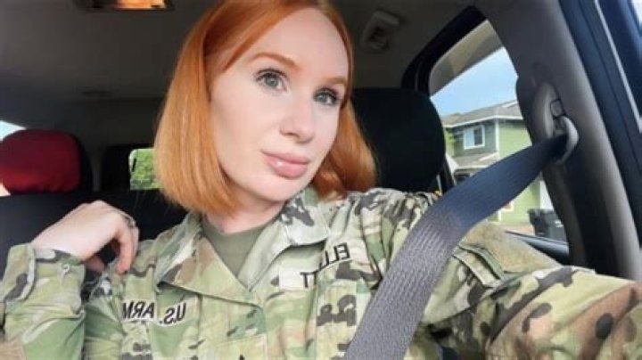 Who is Ashley Elliott AKA Gel Army Lady husband? |