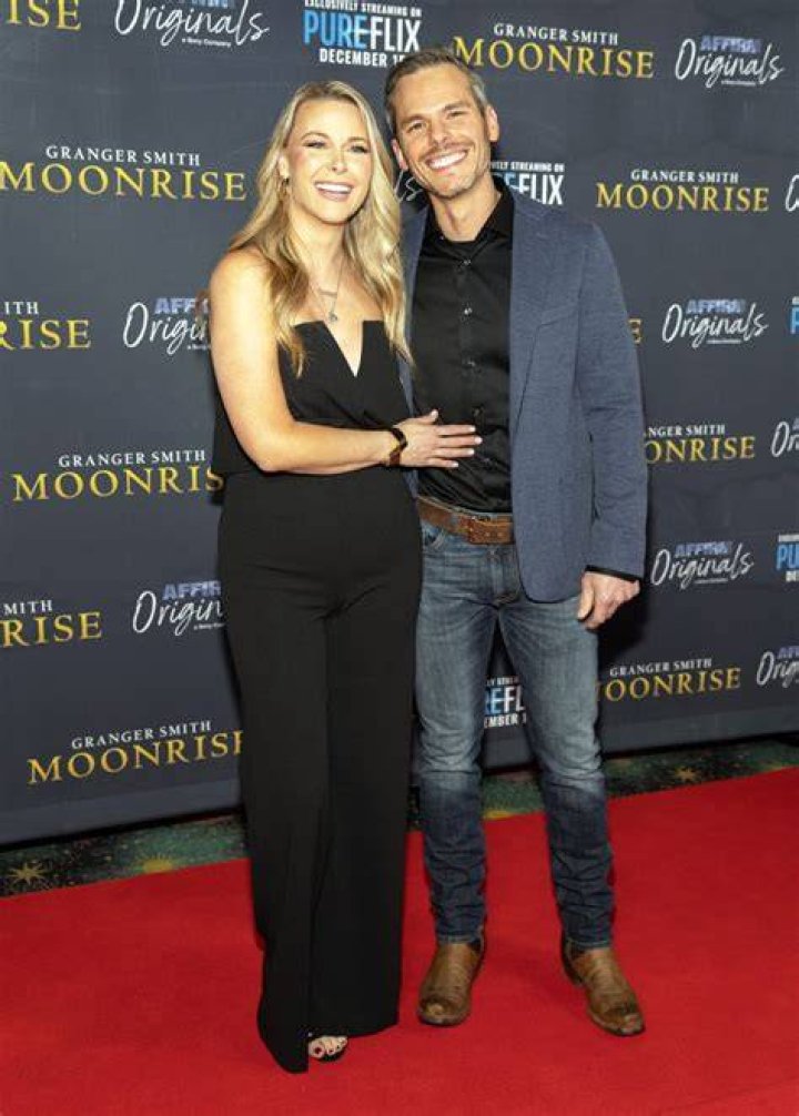 Who is Granger Smith?His Wife, Age, Net Worth, Biography, Other Facts