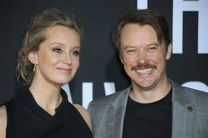 Who is Michael Dorman Dating Michael Dorman's Girlfriend & Exes