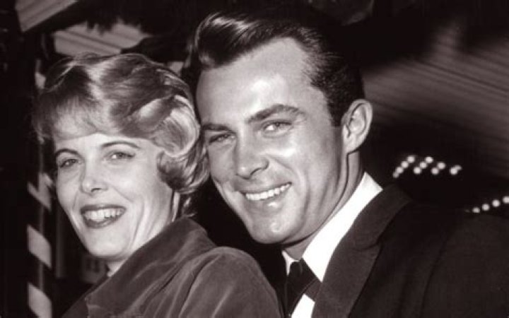 Who is Robert Conrad's Ex-Wife Joan Kenlay? Her Husband, Age